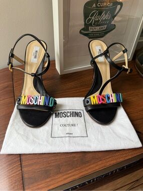 Moschino logo 3” heel - size 7